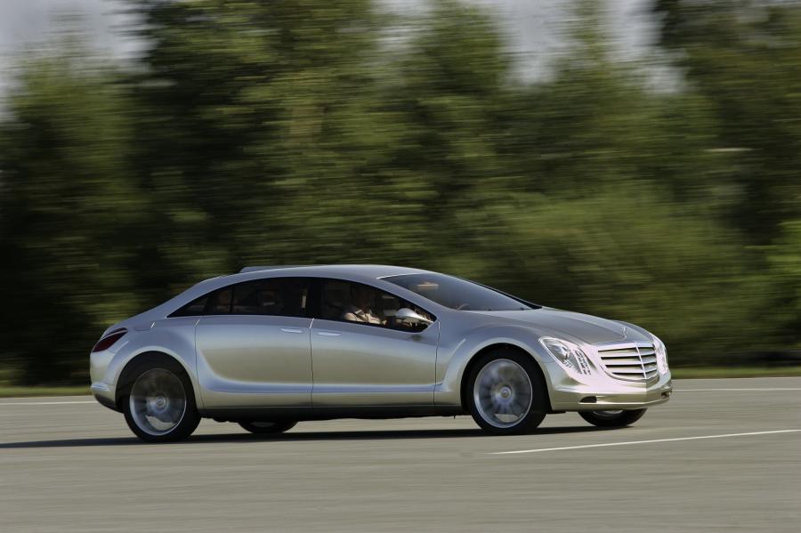  Mercedes-Benz F700 Concept 2007 года  (фото 28 из 41)